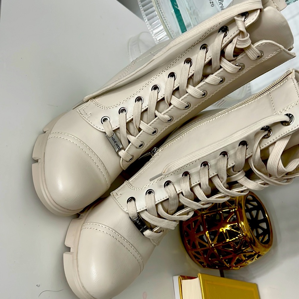 Nine west beige boots size 9m